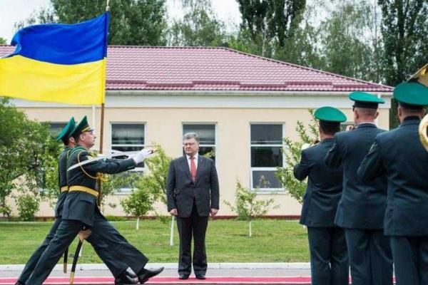Порошенко поздравил пограничников с профессиональным праздником Порошенко поздравил пограничников с профессиональным праздником