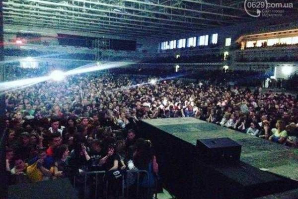 25-тысячная очередь и полный аншлаг: как прошел концерт "Океана Эльзы" в Мариуполе 25-тысячная очередь и полный аншлаг: как прошел концерт "Океана Эльзы" в Мариуполе