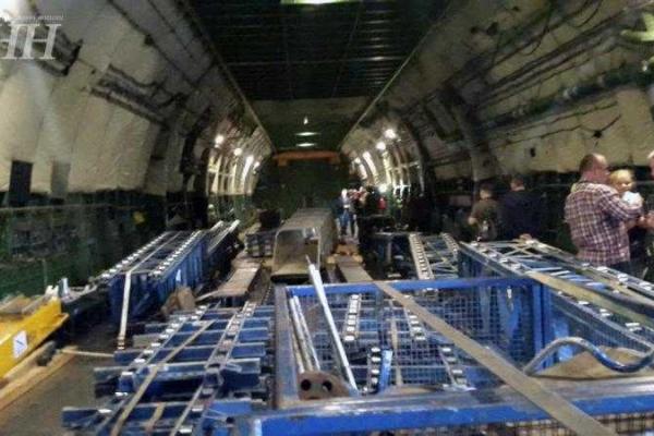 Журналистам показали салон самолета-гиганта Ан-225 "Мрия"