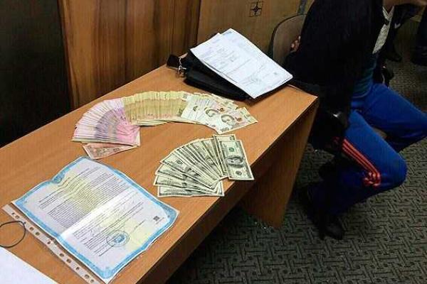 В Одессе мошенник пытался снять с чужого депозита полтора миллиона В Одессе мошенник пытался снять с чужого депозита полтора миллиона