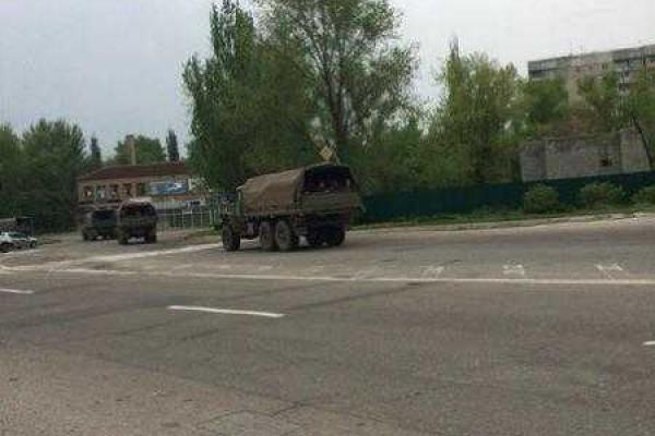 В Луганск вошла колонна российской техники