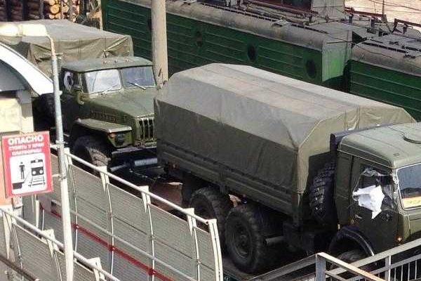 В Луганск вошла колонна российской техники