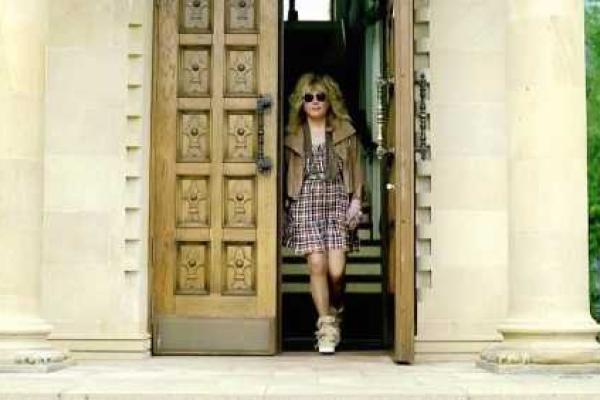 Алла Пугачева в мини-платье произвела фурор