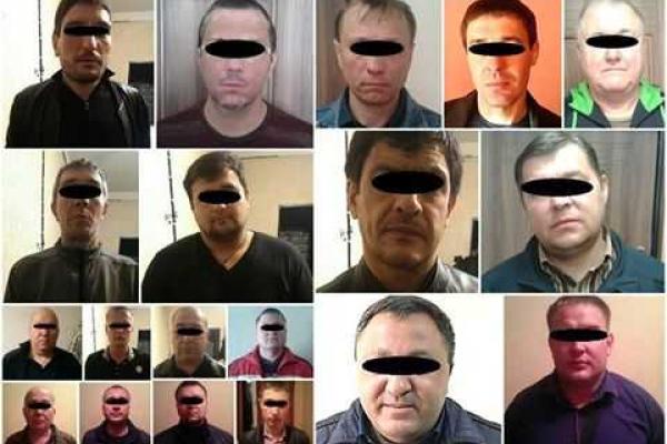 В Днепропетровске на «сходке» задержали 12 «воров в законе» В Днепропетровске на «сходке» задержали 12 «воров в законе»