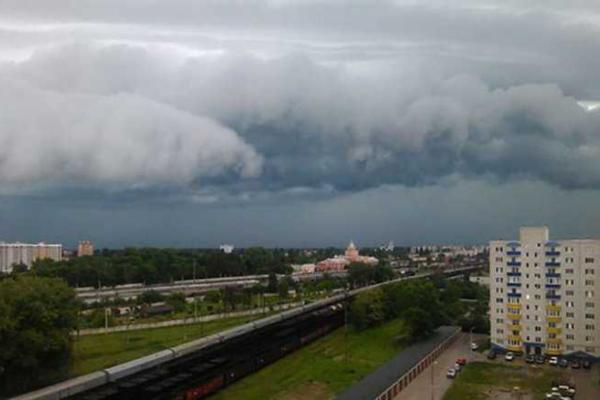 Над Черниговом сфотографировали уникальные облака Над Черниговом сфотографировали уникальные облака