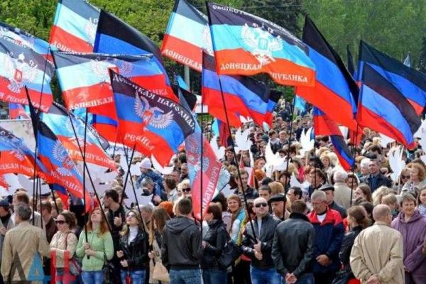 В «ДНР» на Пасху людей согнали на первомайскую демонстрацию