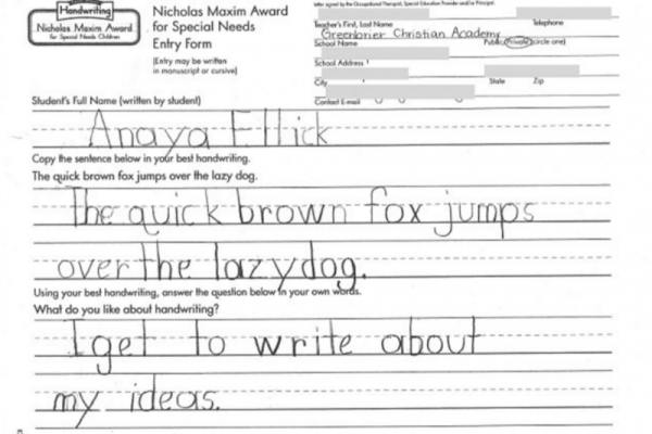В США конкурс по чистописанию выиграла девочка без рук