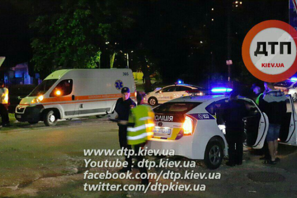 ДТП в Киеве: Крайслер протаранил Хонду с беременной женщиной