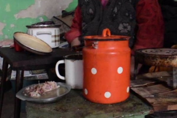 Шахтерский поселок под Горловкой превращается в руины: фоторепортаж