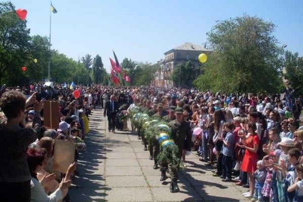 В рубежном прошел митинг, посвященный Дню Победы В рубежном прошел митинг, посвященный Дню Победы