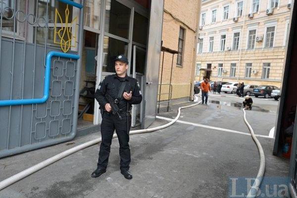 В Киеве из-за пожара эвакуировали Нацполицию В Киеве из-за пожара эвакуировали Нацполицию