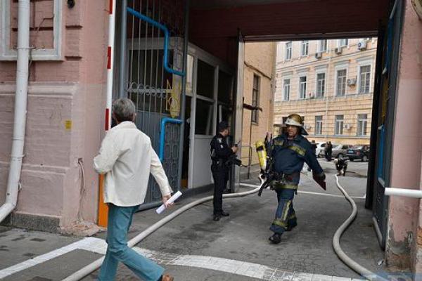 В Киеве из-за пожара эвакуировали Нацполицию В Киеве из-за пожара эвакуировали Нацполицию