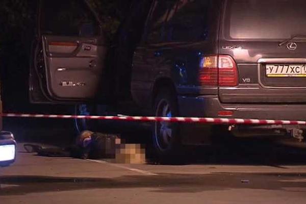 В Москве мужчина расстрелял 2-х человек и покончил с собой В Москве мужчина расстрелял 2-х человек и покончил с собой