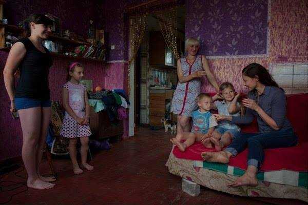 Голливудская актриса побывала на Донбассе