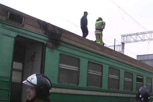 В Луганске загорелся вагон электропоезда В Луганске загорелся вагон электропоезда