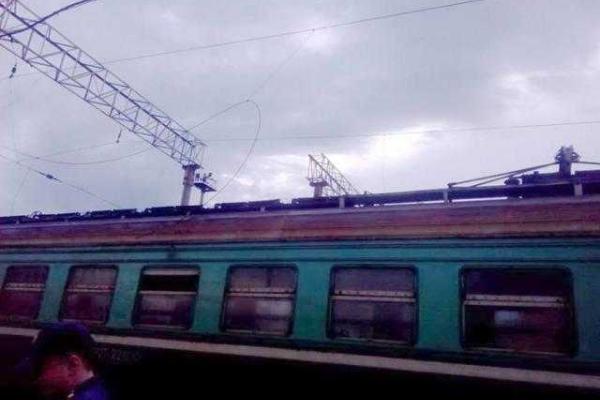 В Луганске загорелся вагон электропоезда В Луганске загорелся вагон электропоезда