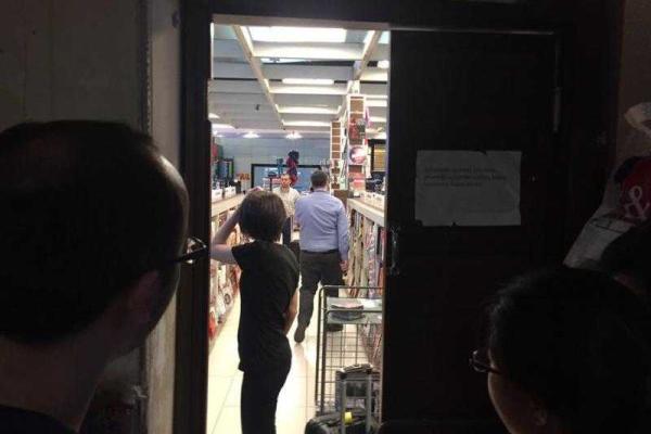 Море слез, глубочайшей истерики и полной растерянности в лицах, - очевидец теракта в Стамбуле Море слез, глубочайшей истерики и полной растерянности в лицах, - очевидец теракта в Стамбуле