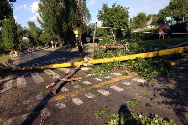 Страшное ДТП в Макеевке: фура врезалась в газопровод, погиб водитель Страшное ДТП в Макеевке: фура врезалась в газопровод, погиб водитель