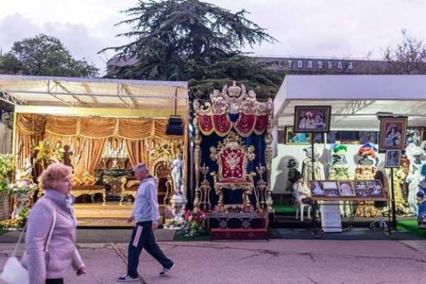 Как изменилась Ялта за 2 года оккупации Крыма Как изменилась Ялта за 2 года оккупации Крыма