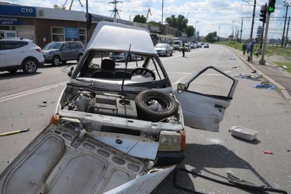 Страшное ДТП в Киеве: мужчина чудом выжил