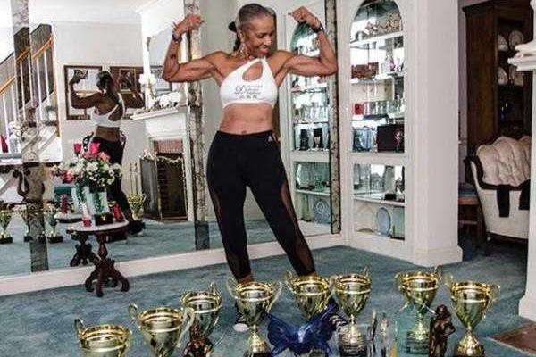 Самой мускулистой женщине в мире исполнилось 80 лет
