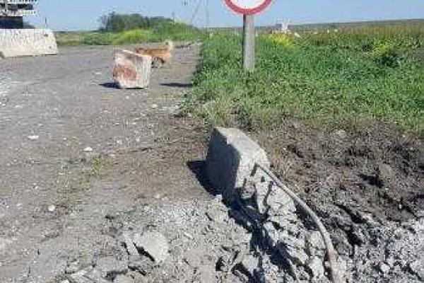 Появились фото и видео последствий обстрела боевиками Николаевки Появились фото и видео последствий обстрела боевиками Николаевки