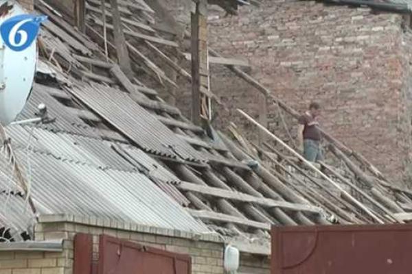 В Горловке снаряд прямым попаданием угодил в бордель В Горловке снаряд прямым попаданием угодил в бордель