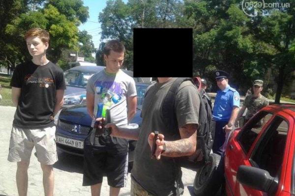 В Мариуполе у здания Приморского суда прозвучал выстрел