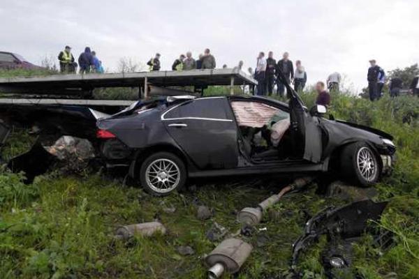 На Донетчине сотрудник криминальной полиции погиб в страшной аварии На Донетчине сотрудник криминальной полиции погиб в страшной аварии
