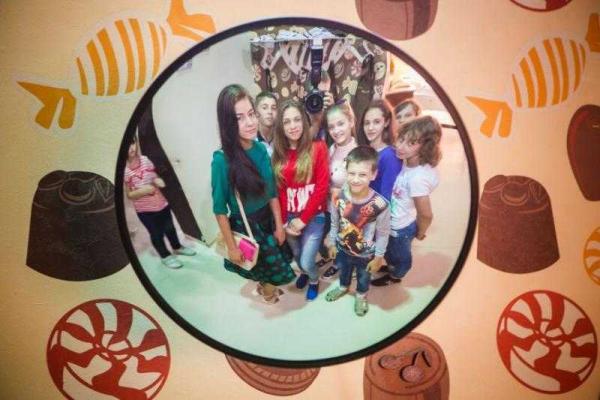 Дети-переселенцы из Донбасса посетили Город профессий