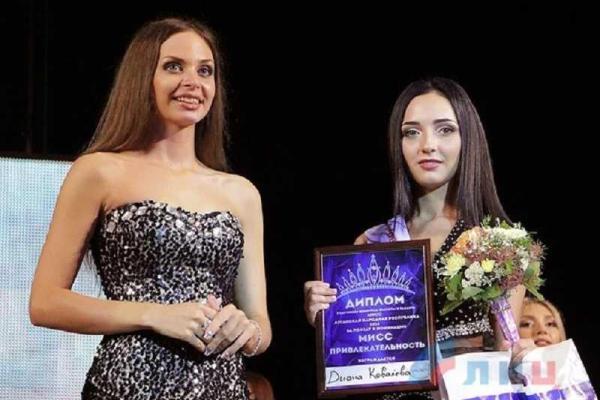 В "ЛНР" выбрали свою королеву красоты: пользователей соцсетей возмутил конкурс пионерок В "ЛНР" выбрали свою королеву красоты: пользователей соцсетей возмутил конкурс пионерок