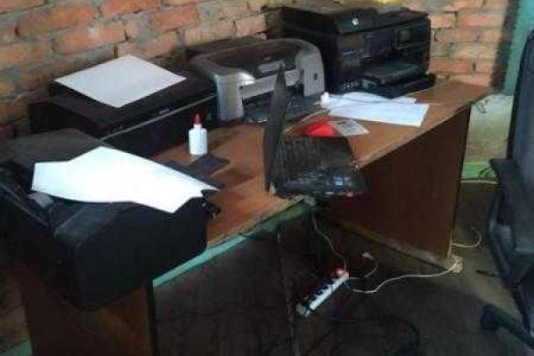 В Киеве СБУ поймала преступную группу, которая изготавливала фальшивые документы для выезда за границу В Киеве СБУ поймала преступную группу, которая изготавливала фальшивые документы для выезда за границу