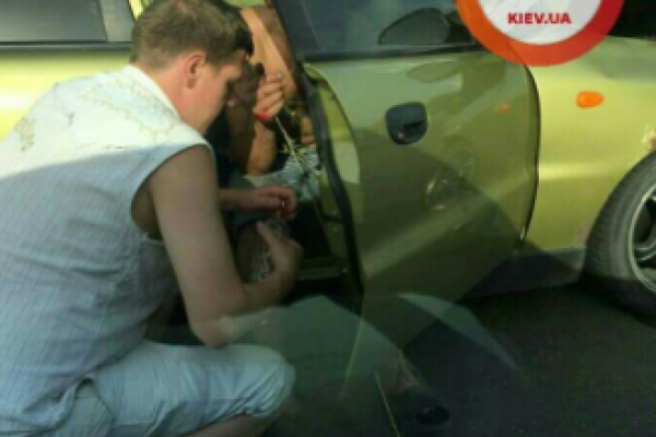 ДТП в Киеве: пьяный водитель протаранил попутное авто, есть пострадавшие ДТП в Киеве: пьяный водитель протаранил попутное авто, есть пострадавшие