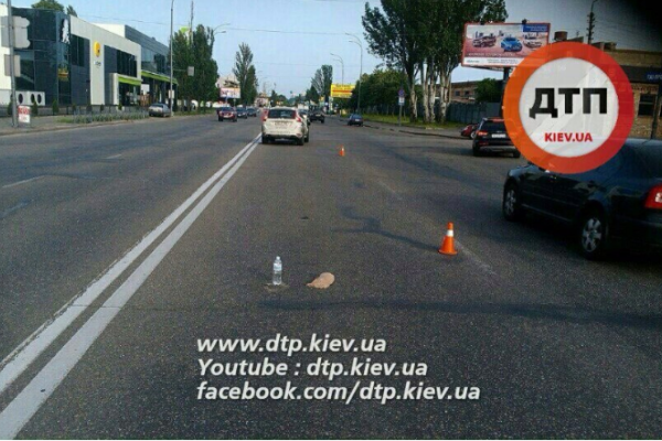 В Киеве авто сбило пешехода-нарушителя В Киеве авто сбило пешехода-нарушителя