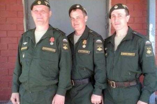 Боевики ИГИЛ показали фото российских военных, убитых в Сирии Боевики ИГИЛ показали фото российских военных, убитых в Сирии