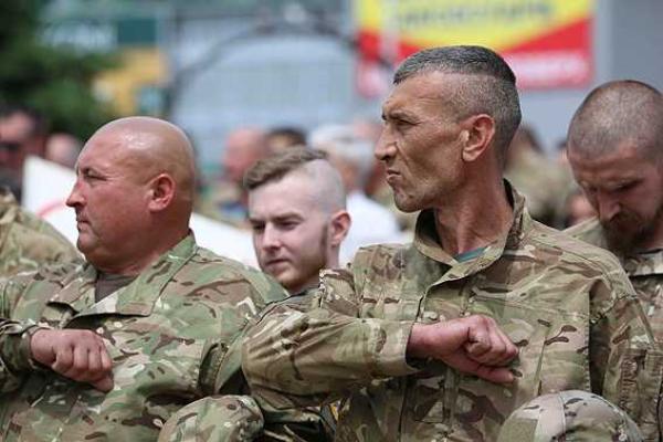 В Мариуполе отпраздновали вторую годовщину освобождения от боевиков "ДНР"