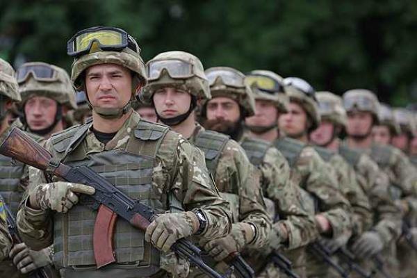 В Мариуполе отпраздновали вторую годовщину освобождения от боевиков "ДНР"