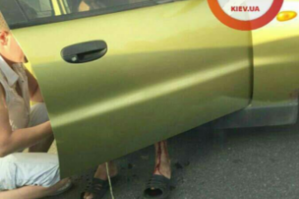 ДТП в Киеве: пьяный водитель протаранил попутное авто, есть пострадавшие ДТП в Киеве: пьяный водитель протаранил попутное авто, есть пострадавшие