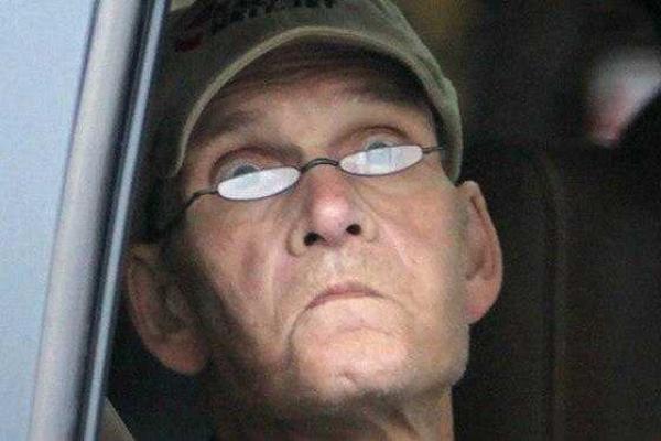 Умирающего от рака звезду «Грязных танцев» жестоко избивала жена