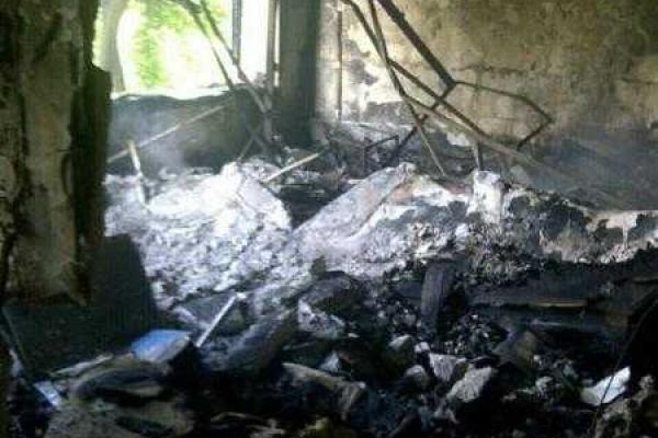 В Красногоровке снаряд попал в 5-этажку: разрушены квартиры, ранена женщина