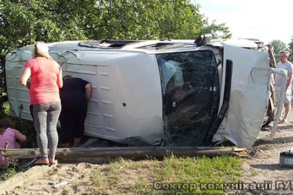 На Волыни подростки разбились на угнанном авто: 15-летний водитель в реанимации