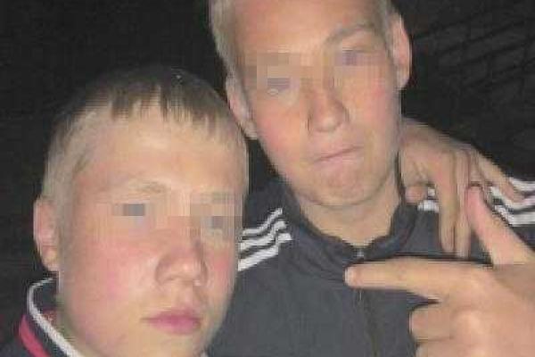 Российские школьники разбились на угнанной родительской машине Российские школьники разбились на угнанной родительской машине