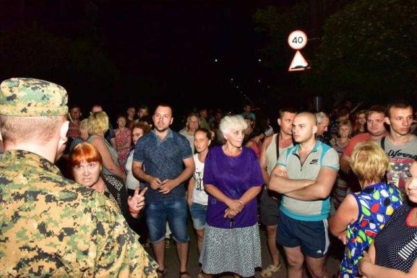 Аброськин: В Торецке около 100 человек подняли бунт против военных ВСУ Аброськин: В Торецке около 100 человек подняли бунт против военных ВСУ