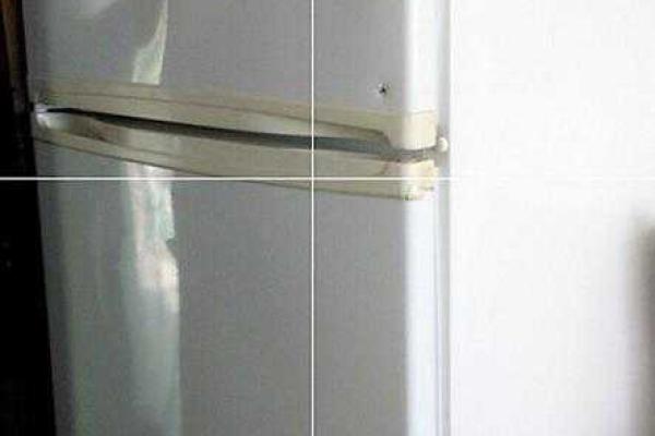 Боевики обстреляли Красногоровку: повреждена школа и жилые дома Боевики обстреляли Красногоровку: повреждена школа и жилые дома