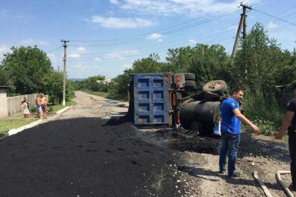 В Новодружеске на Луганщине машина с битумом сбила насмерть 10-летнюю девочку