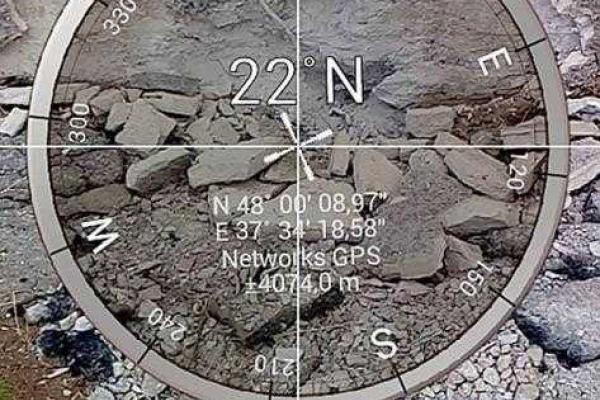 Боевики обстреляли Красногоровку: повреждена школа и жилые дома Боевики обстреляли Красногоровку: повреждена школа и жилые дома