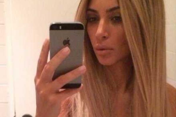 Ким Кардашьян опять стала блондинкой Ким Кардашьян опять стала блондинкой