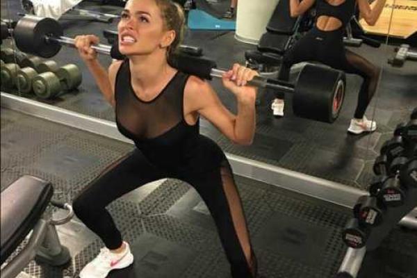 Анна Хилькевич удивила откровенным спортивным костюмом