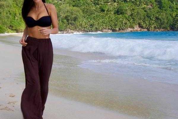 Елена Темникова показала снимок с отпуска на Сейшелах