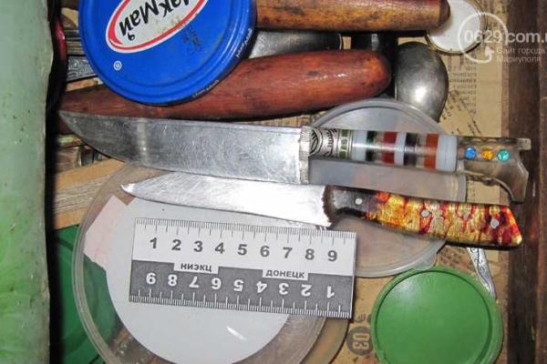 В Мариуполе чуть не зарезали мужчину ради банковской карты В Мариуполе чуть не зарезали мужчину ради банковской карты